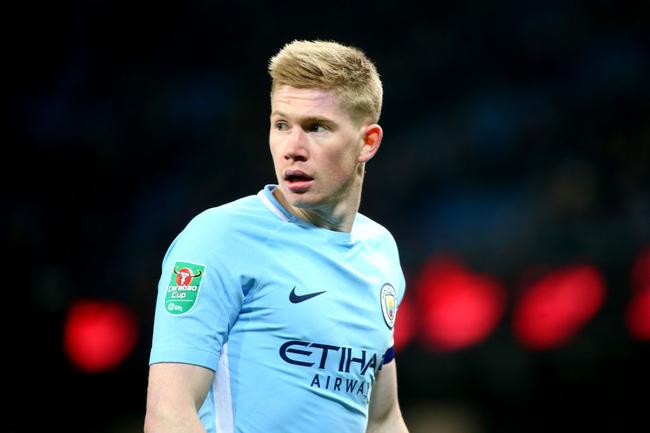 AC米兰1-0登顶意甲！38岁名将却抢走风头，带队12场不败紧追榜首