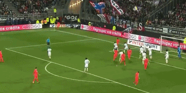 詹姆斯谈NBA杯出局：我不在乎这个，有没有杯赛我都热爱打球