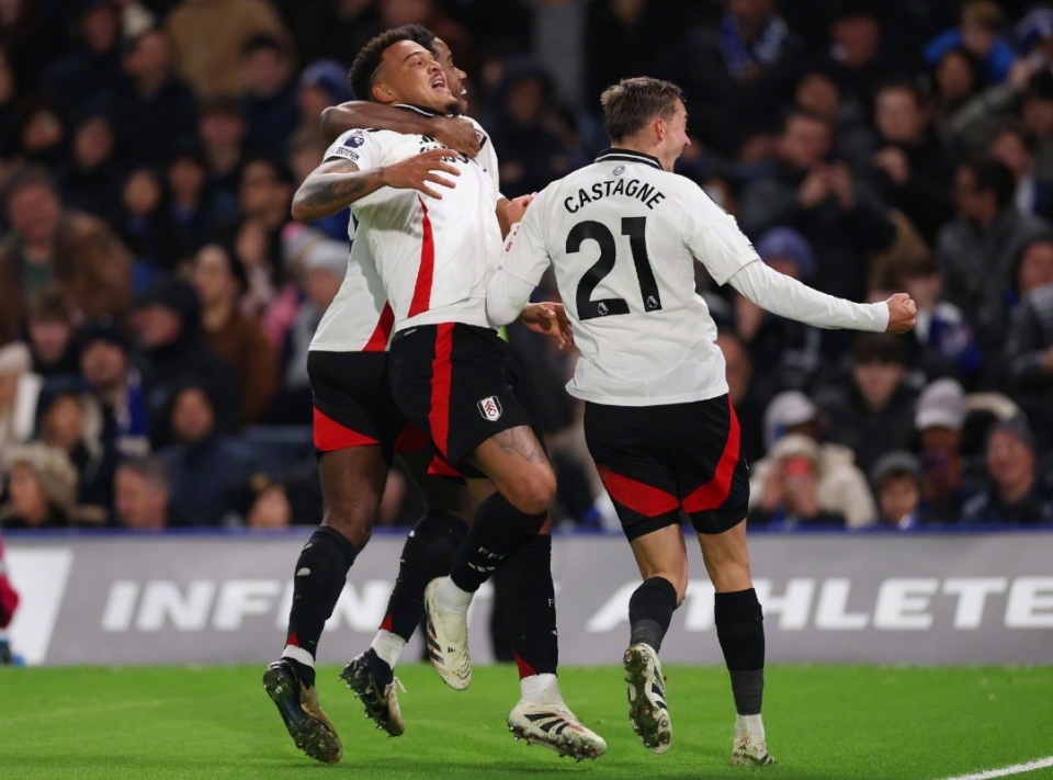 欧冠战报：里奥斯传射巴雷罗破门，本菲卡2-0完胜那不勒斯