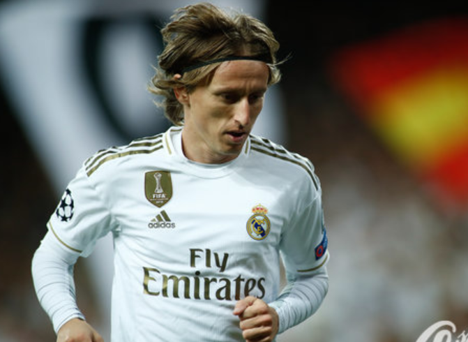 190km发球时速+肩伤隐患！郑钦文退赛是怕输？休养后能更强吗？